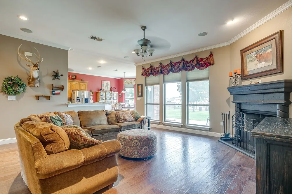 709 Lonesome Prairie Trail Haslet, TX 76052
