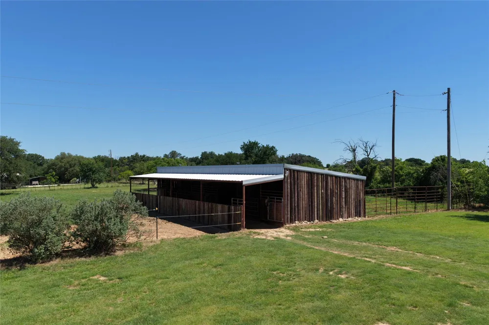 3900 County Road 304 Comanche, TX 76442