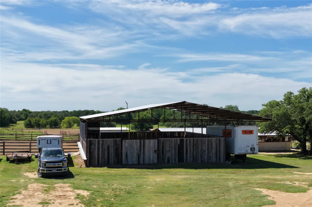 3900 County Road 304 Comanche, TX 76442