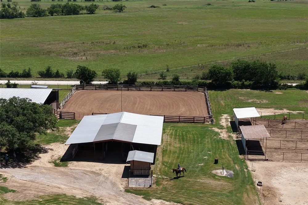 3900 County Road 304 Comanche, TX 76442