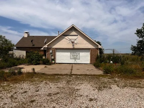 1823 County Road 596
