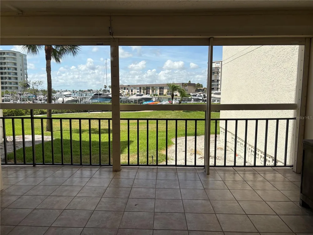 7907 SAILBOAT KEY BOULEVARD S #105 South Pasadena, FL 33707