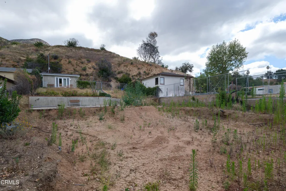 1205 E Loma Alta Drive Altadena, CA 91001