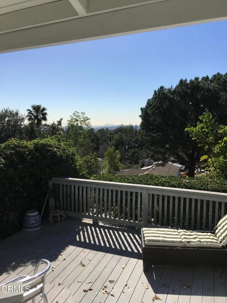 1205 E Loma Alta Drive Altadena, CA 91001