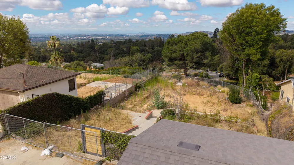 1205 E Loma Alta Drive Altadena, CA 91001