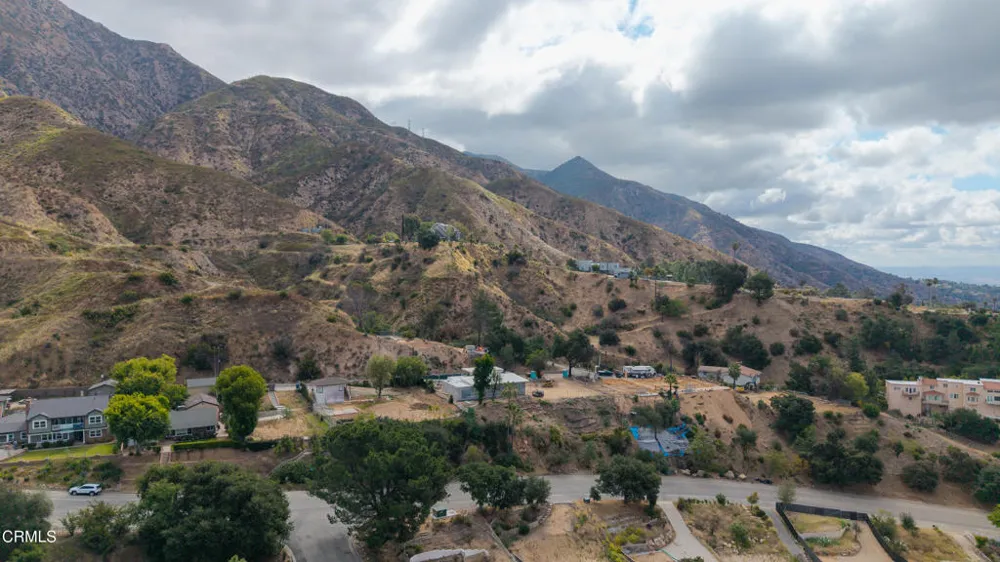 1205 E Loma Alta Drive Altadena, CA 91001