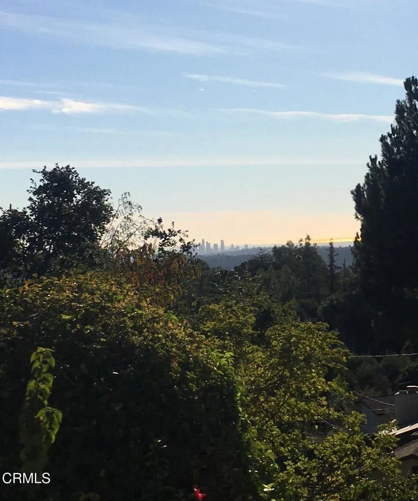 1205 E Loma Alta Drive Altadena, CA 91001