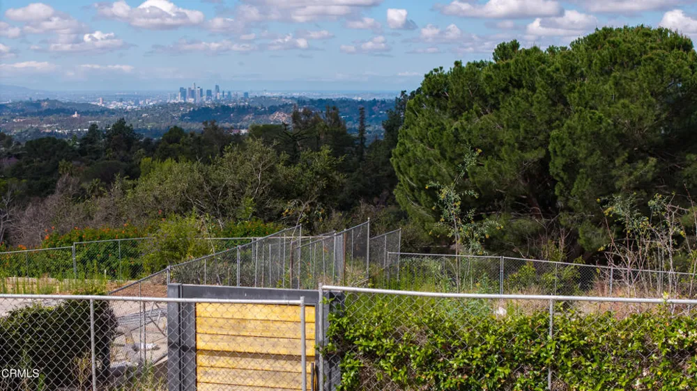 1205 E Loma Alta Drive Altadena, CA 91001