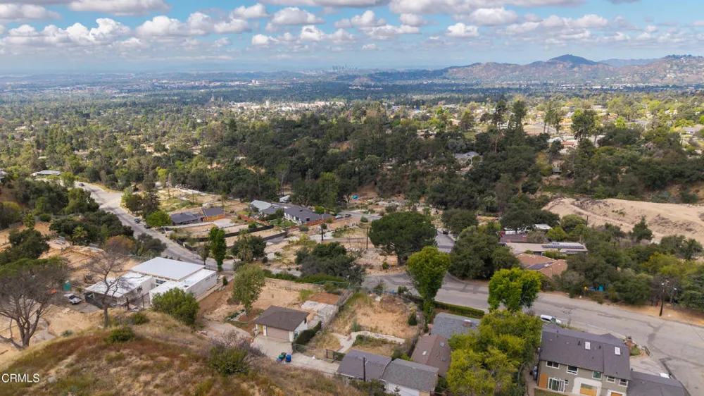 1205 E Loma Alta Drive Altadena, CA 91001