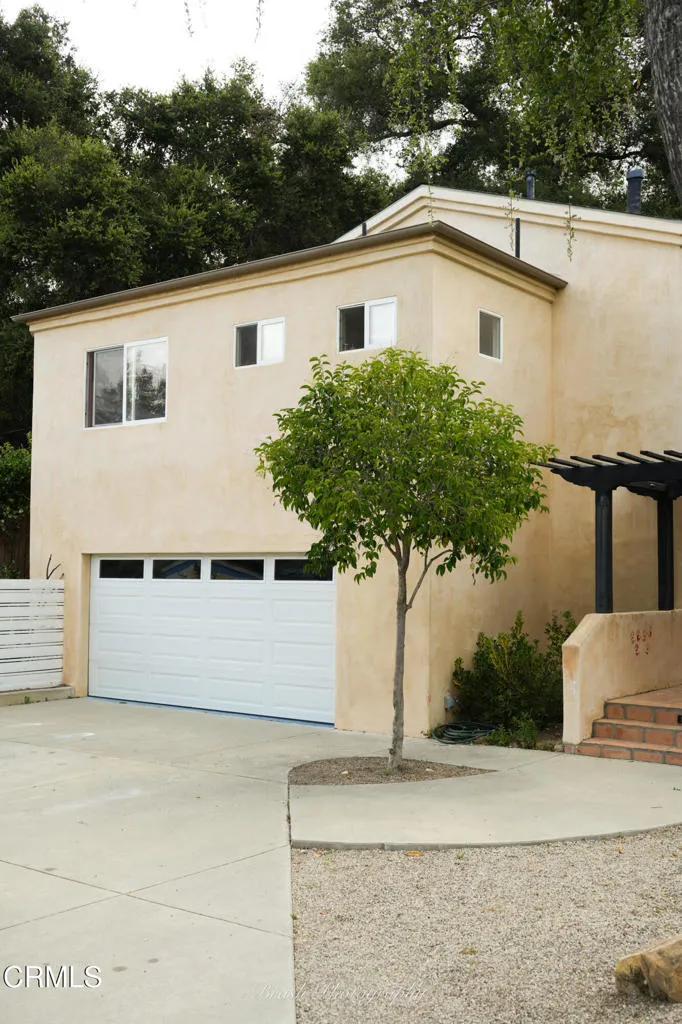 270 Valley Road Oak View, CA 93022