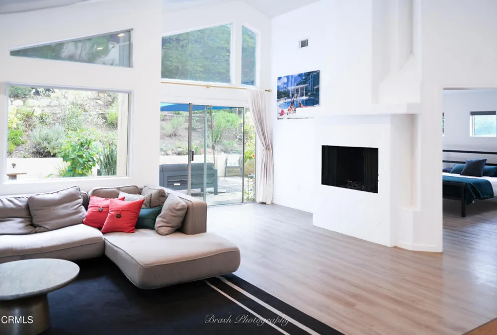 270 Valley Road Oak View, CA 93022