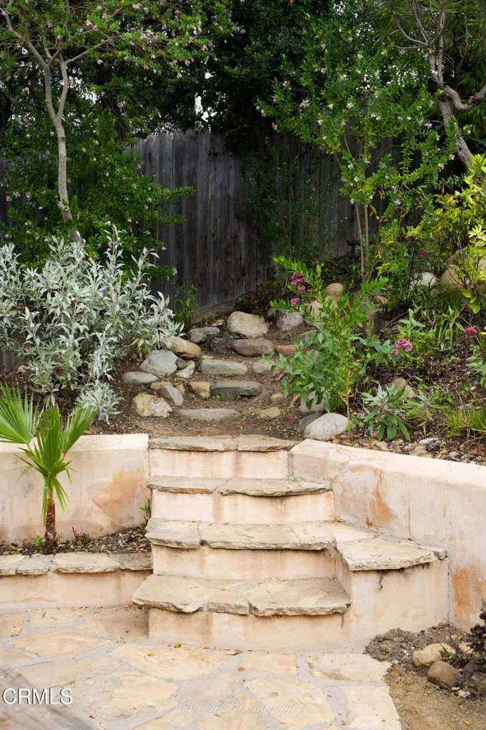 270 Valley Road Oak View, CA 93022