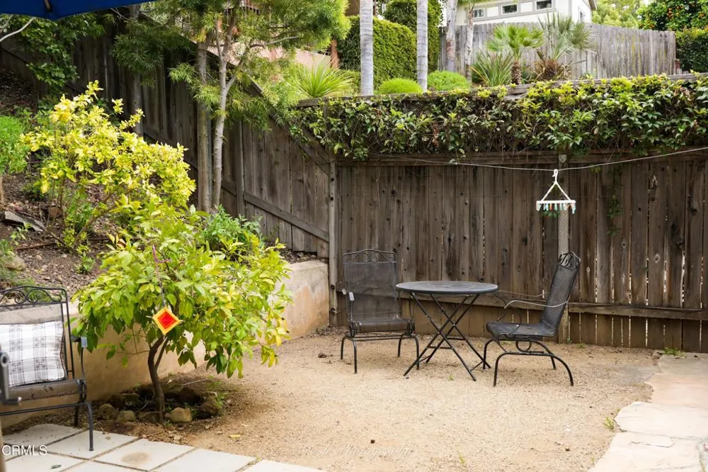 270 Valley Road Oak View, CA 93022