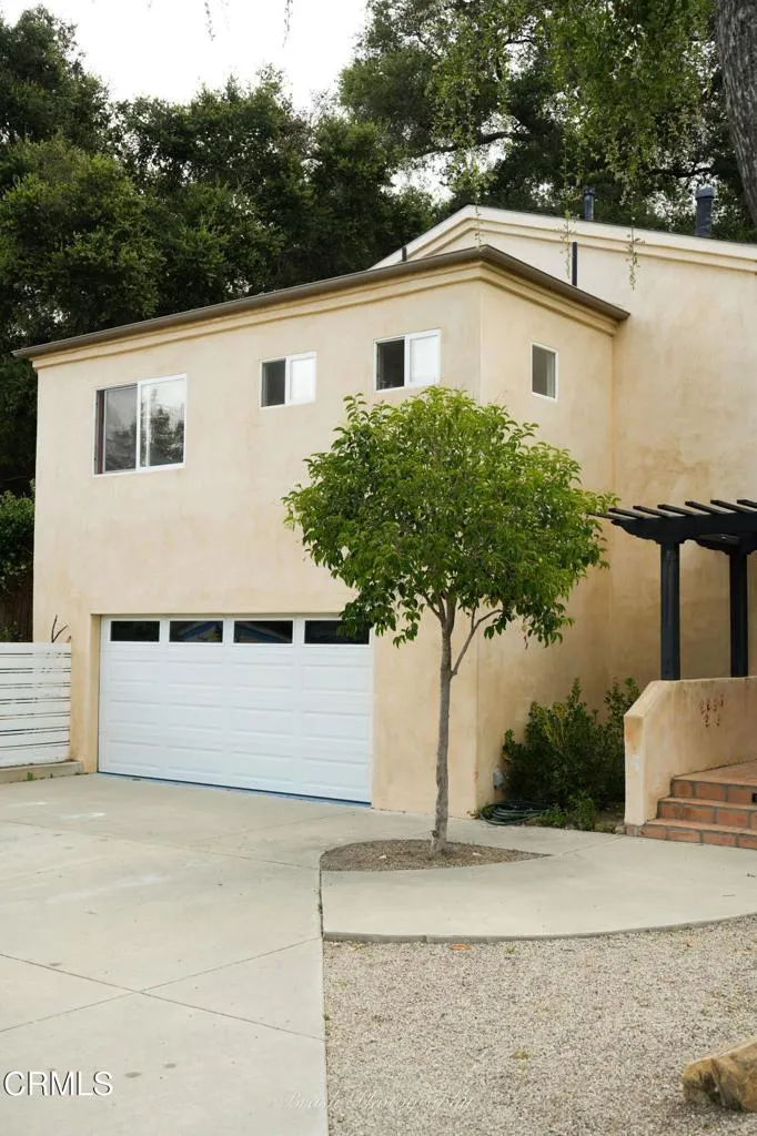 270 Valley Road Oak View, CA 93022