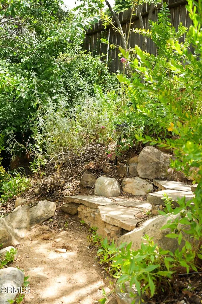 270 Valley Road Oak View, CA 93022