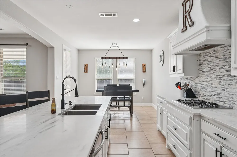 235 Williamsburg Lane Ovilla, TX 75154