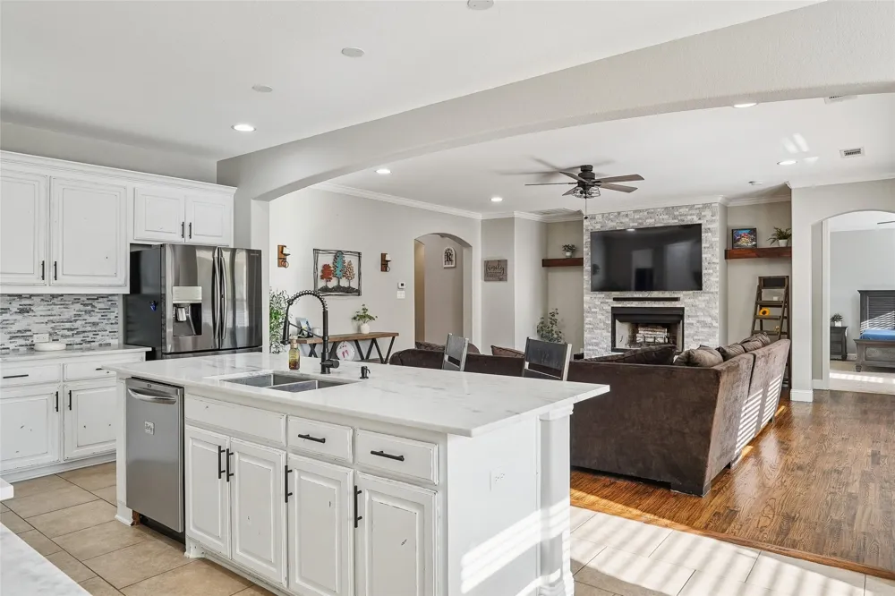 235 Williamsburg Lane Ovilla, TX 75154