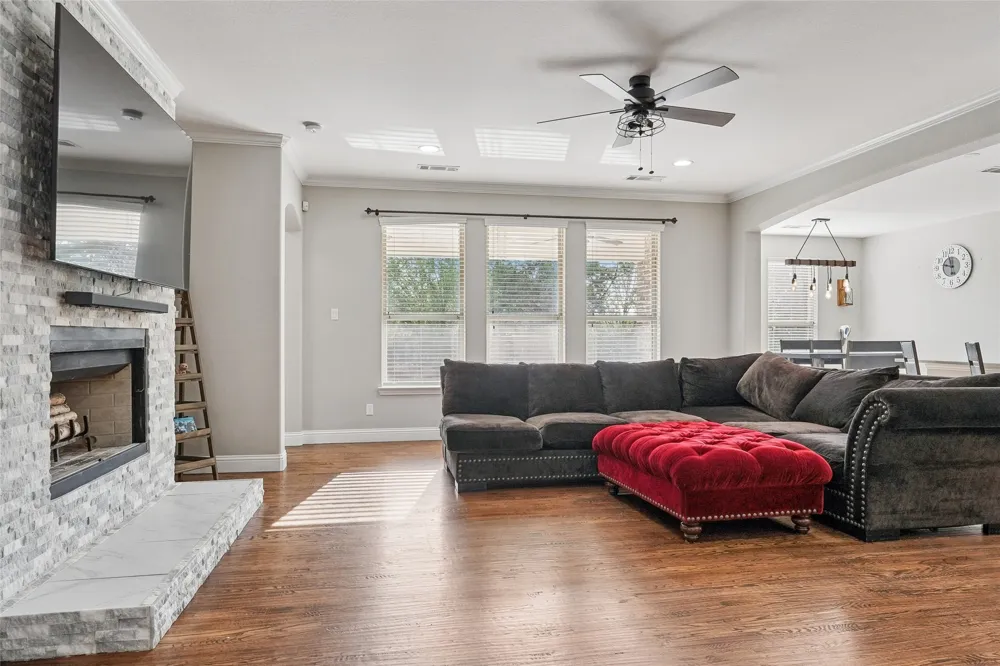 235 Williamsburg Lane Ovilla, TX 75154