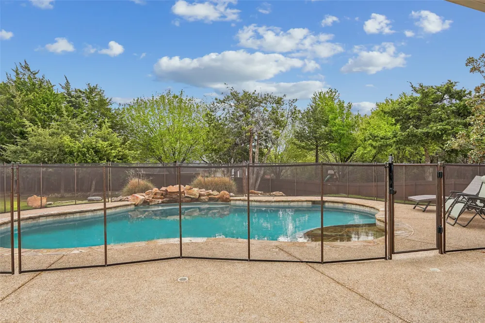 235 Williamsburg Lane Ovilla, TX 75154