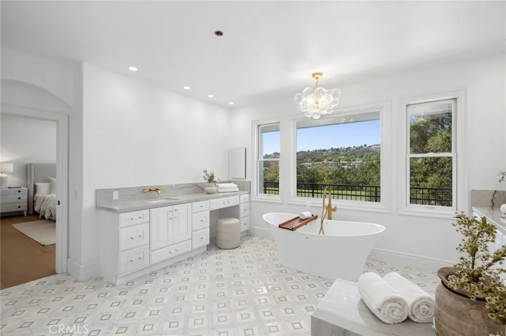 15 Canada Oaks Coto de Caza, CA 92679
