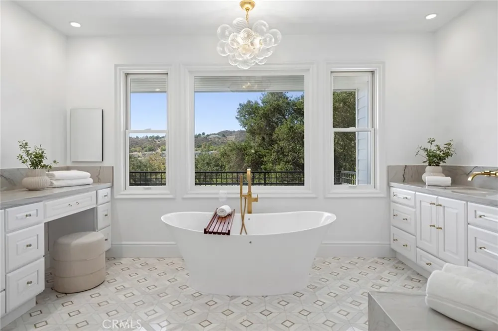 15 Canada Oaks Coto de Caza, CA 92679