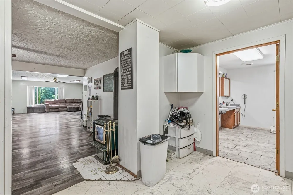5352 Spirit Lake Highway Toutle, WA 98649
