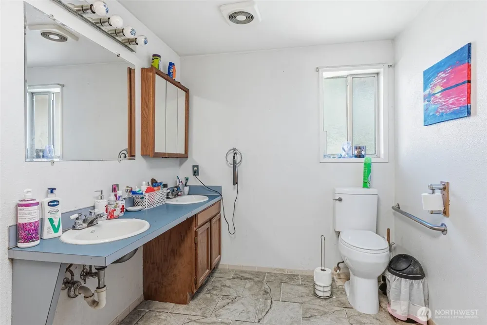 5352 Spirit Lake Highway Toutle, WA 98649