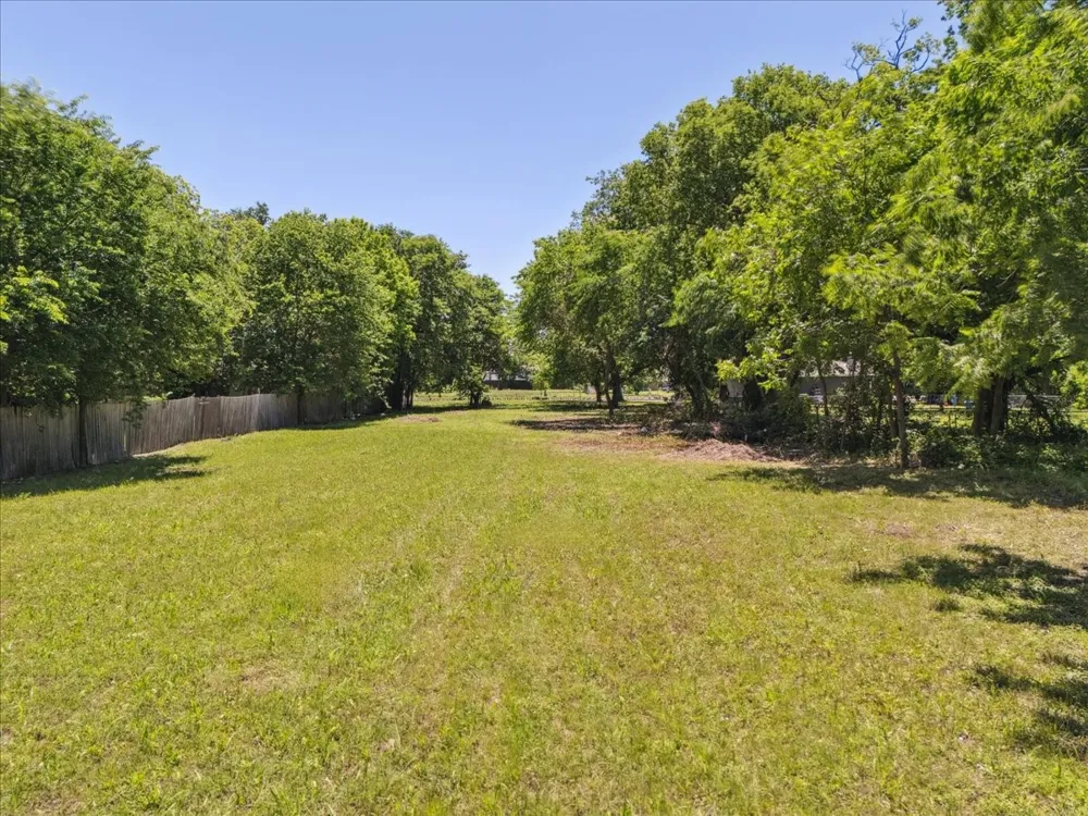 325 E Belt Line Road Wilmer, TX 75172