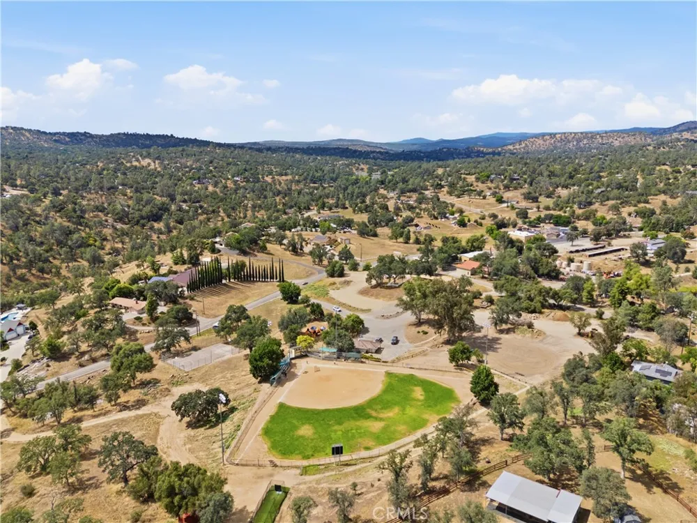 41819 Lilley Mountain Drive Coarsegold, CA 93614