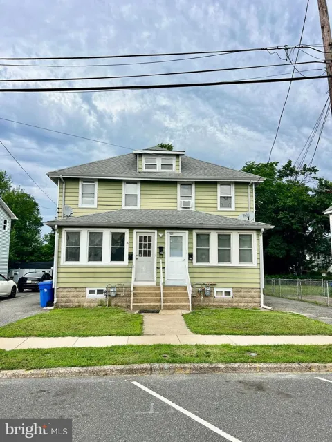 25 COLLEGE AVENUE #B