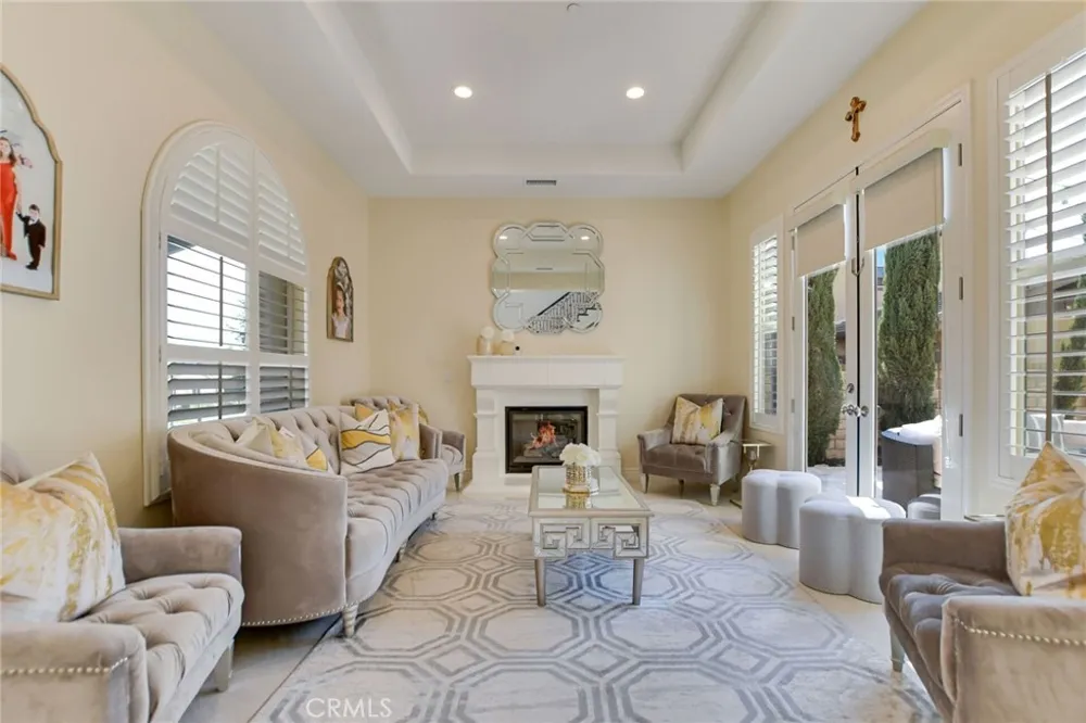 1127 Las Colinas Way San Dimas, CA 91773