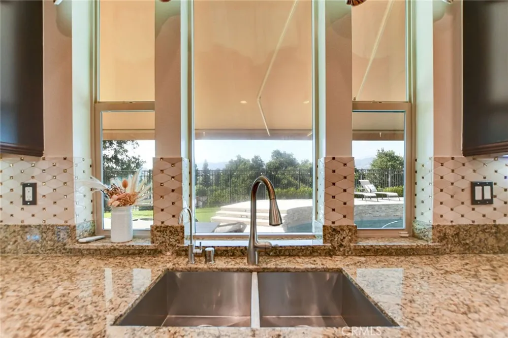 1127 Las Colinas Way San Dimas, CA 91773