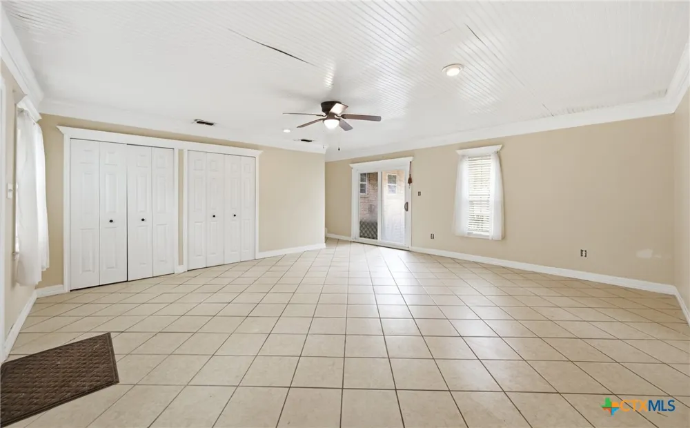 2597 Danforth Ingleside, TX 78362