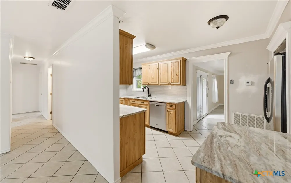 2597 Danforth Ingleside, TX 78362