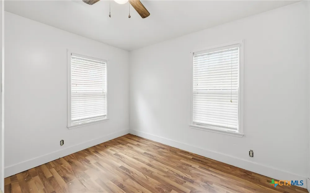 2597 Danforth Ingleside, TX 78362