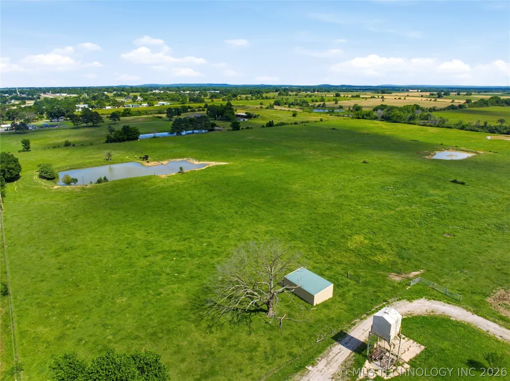 22 W 62 Highway Morris, OK 74445