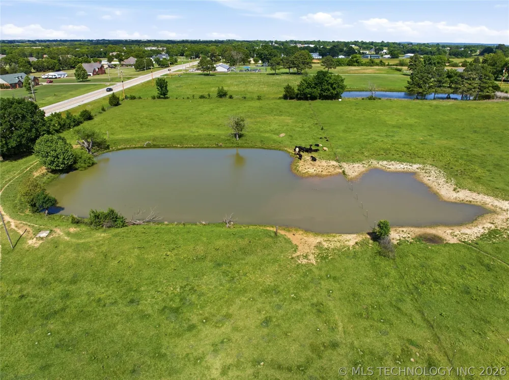 22 W 62 Highway Morris, OK 74445