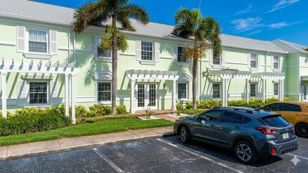 5282 BEACH DRIVE SE #APT D St Petersburg, FL 33705