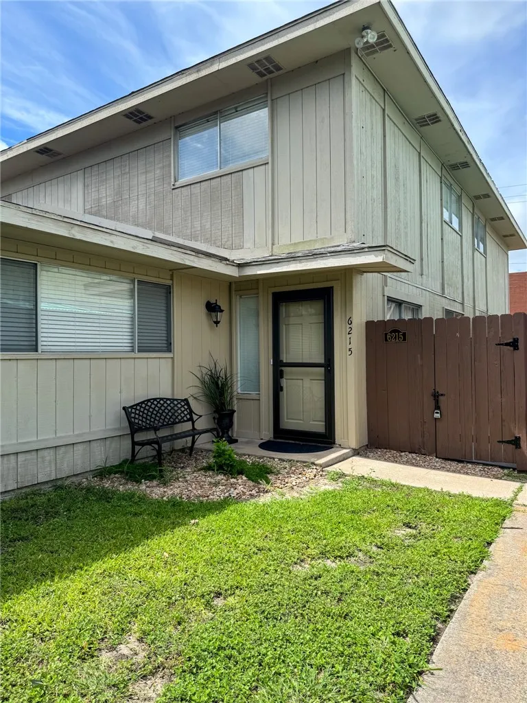 6215 Hidden Cove #3HH Corpus Christi, TX 78412