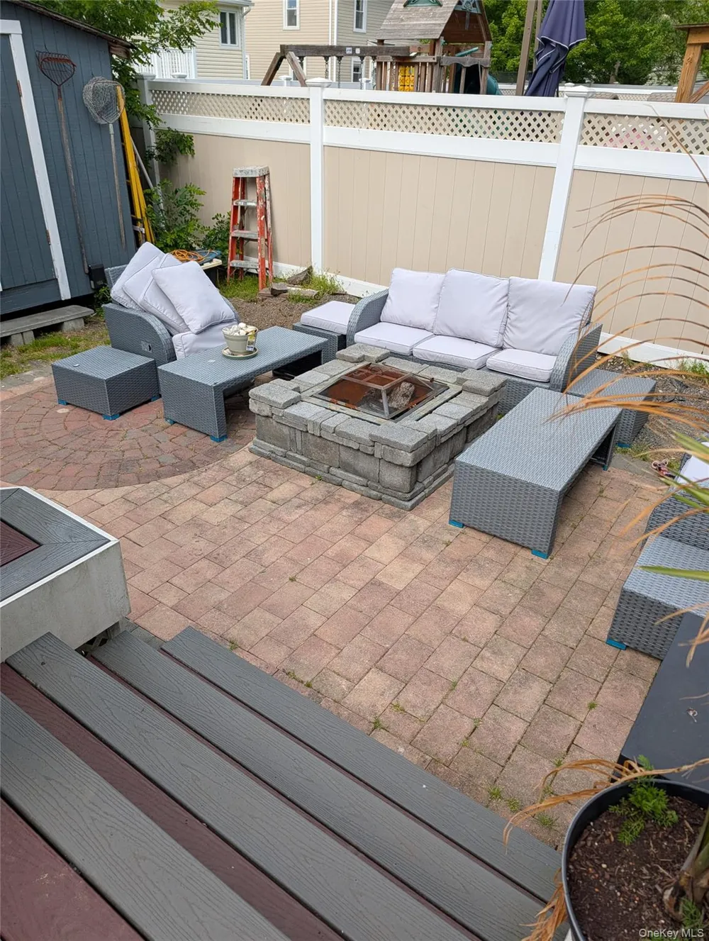 35 E Jackson Avenue E Babylon, NY 11702