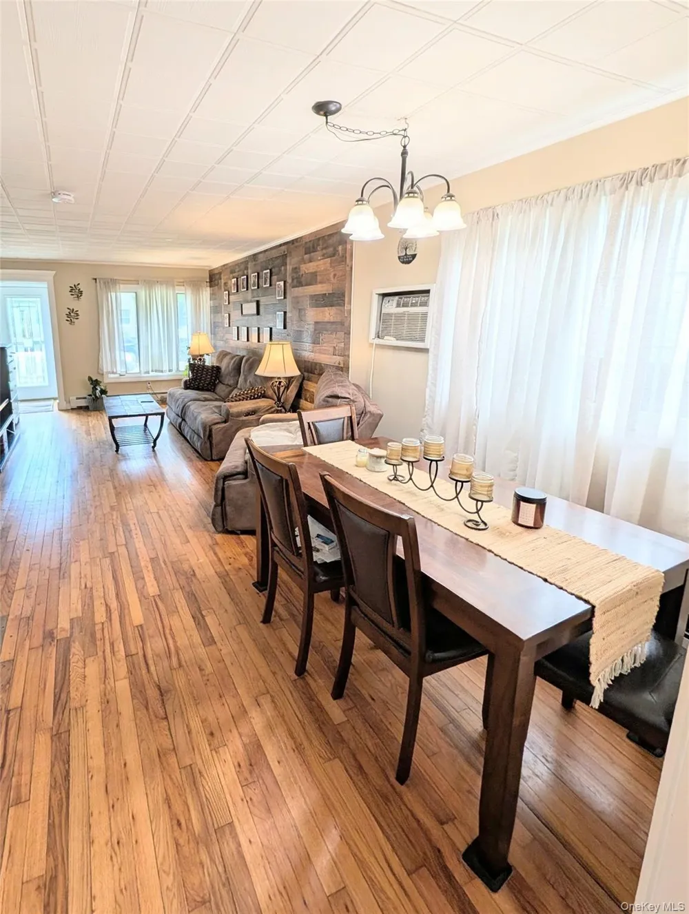 35 E Jackson Avenue E Babylon, NY 11702