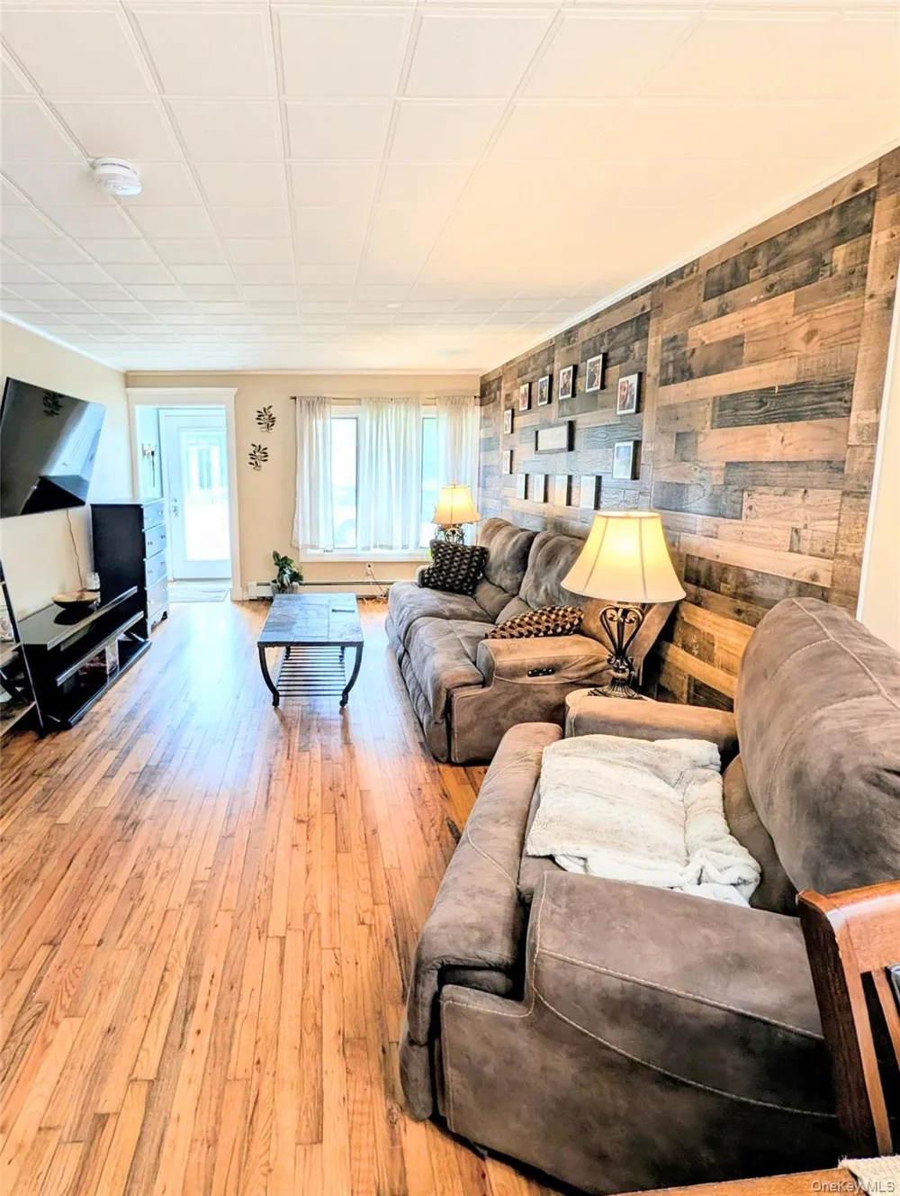 35 E Jackson Avenue E Babylon, NY 11702
