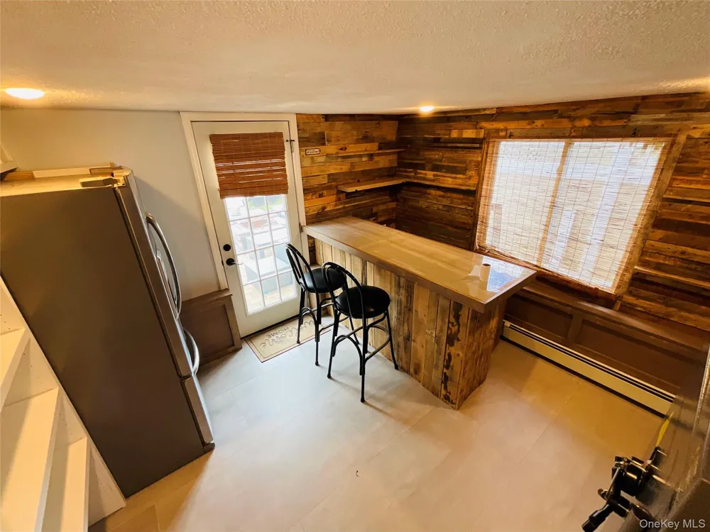 35 E Jackson Avenue E Babylon, NY 11702
