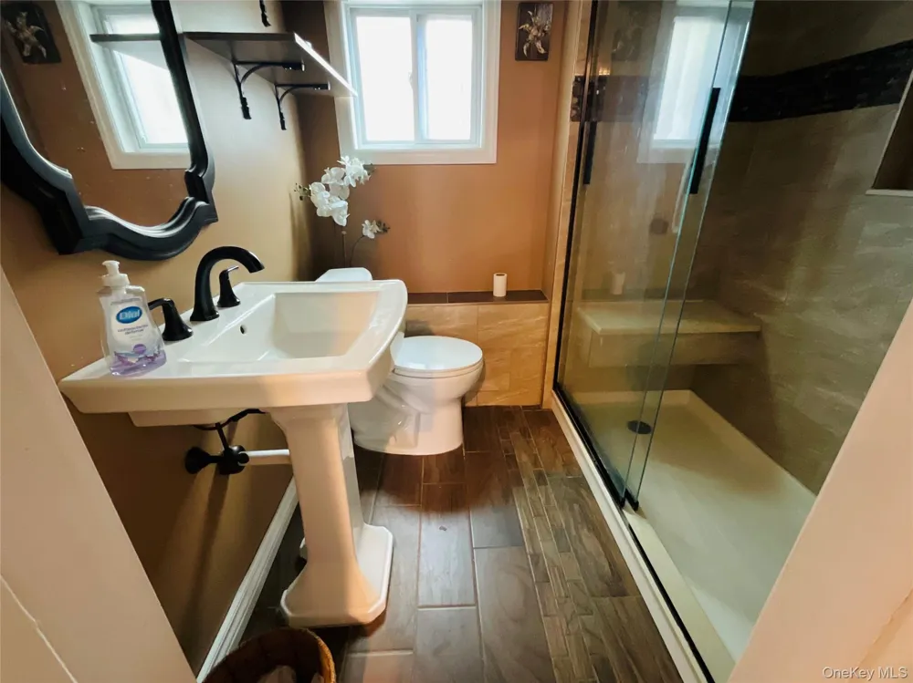 35 E Jackson Avenue E Babylon, NY 11702