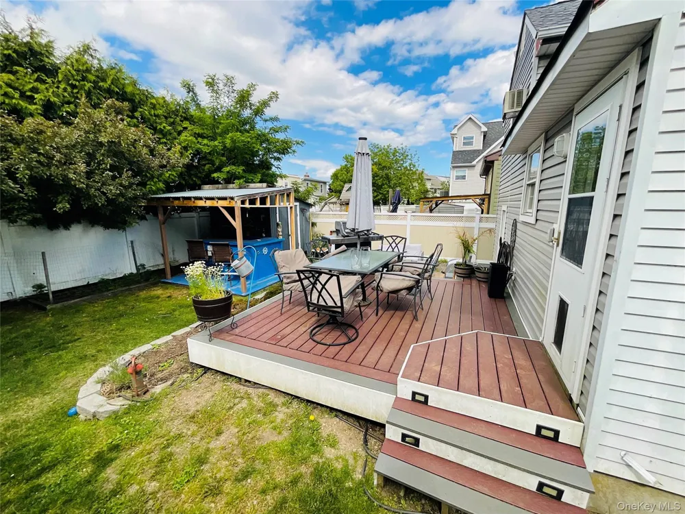 35 E Jackson Avenue E Babylon, NY 11702