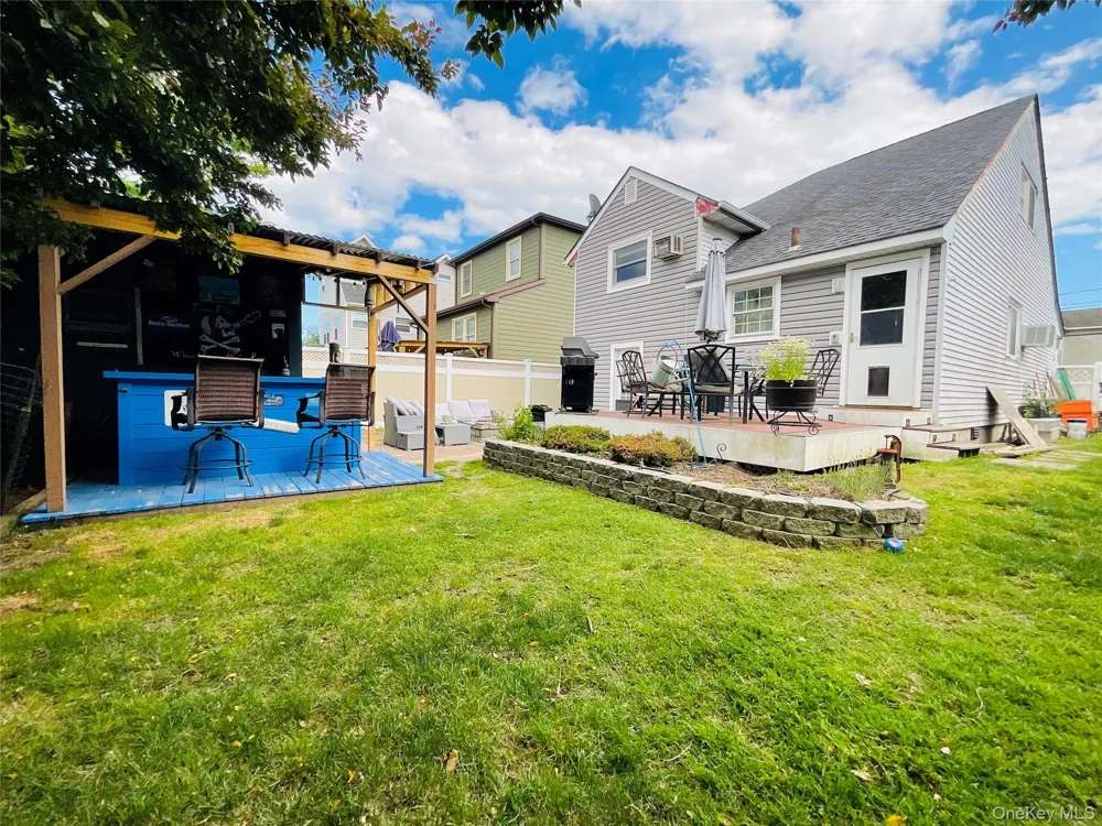 35 E Jackson Avenue E Babylon, NY 11702