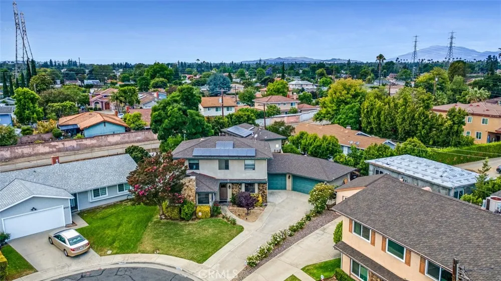 8718 Burghardt Road Temple City, CA 91775
