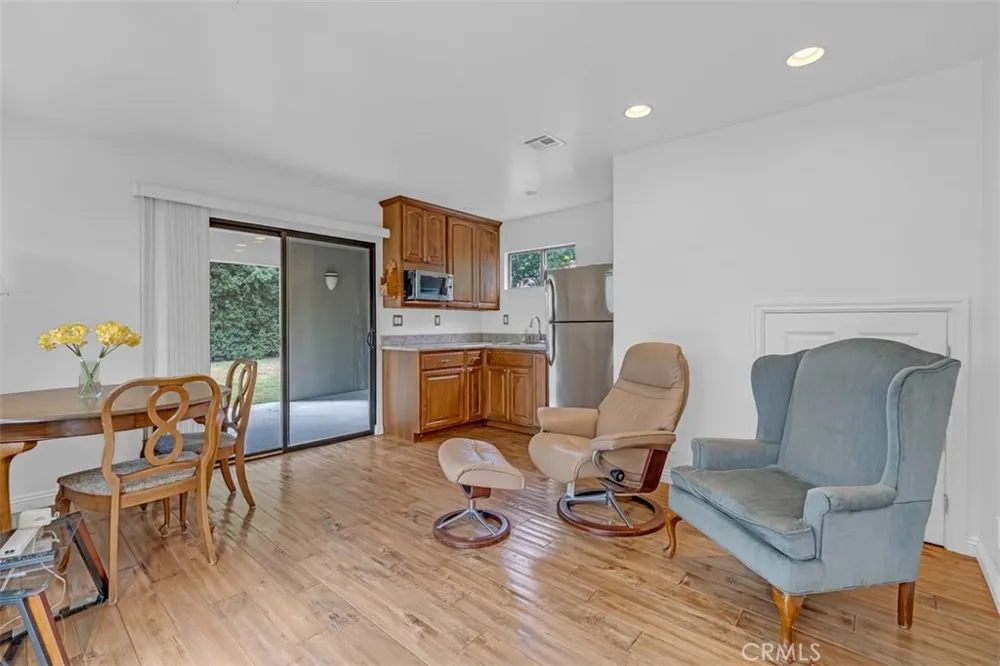 8718 Burghardt Road Temple City, CA 91775