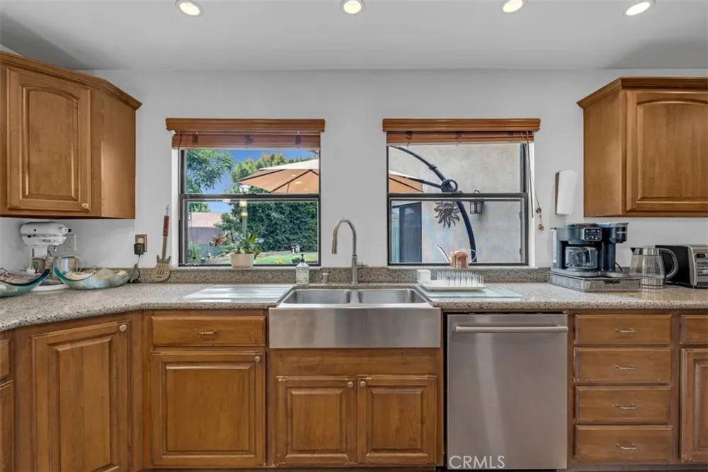8718 Burghardt Road Temple City, CA 91775