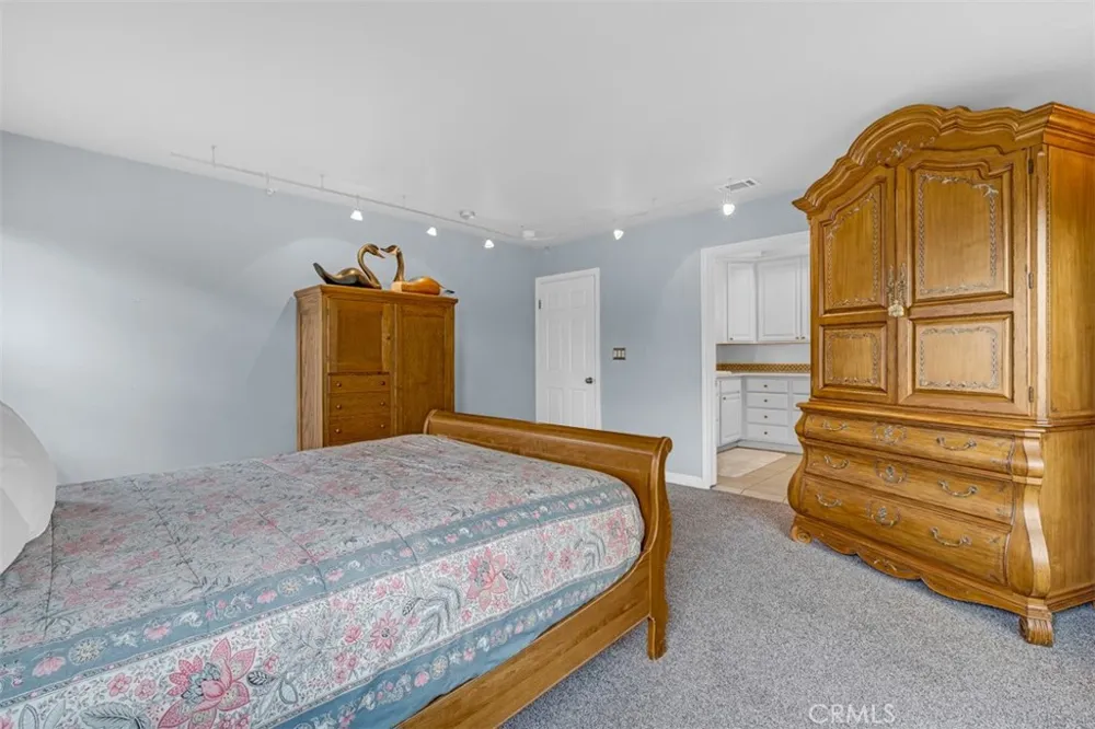 8718 Burghardt Road Temple City, CA 91775